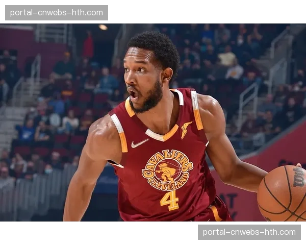 埃文莫布里防守状态起伏，受困伤病护框威慑力下滑