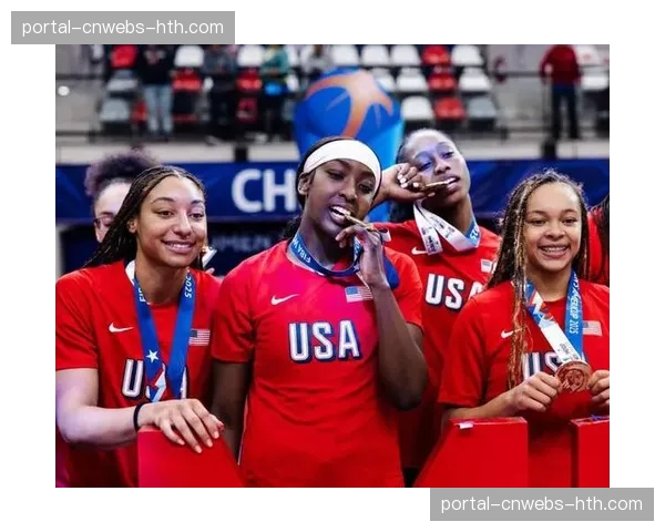 场边花絮：WNBA球星在巴黎奥运会夺冠后重聚，参加联盟宣传片拍摄